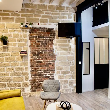 Apartment Sweet Virtue-center Of Paris, 2 Bedroom Paris